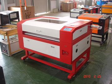 चीन 50 Watt CO2 Laser Cutting Engraving Machine , Laser Glass Engraver आपूर्तिकर्ता