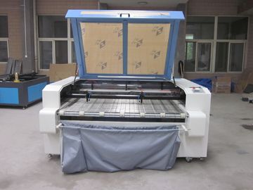 चीन Laser Fabric Cutter CO2 Laser Cutting Engraving Machine , Laser Power 100W आपूर्तिकर्ता